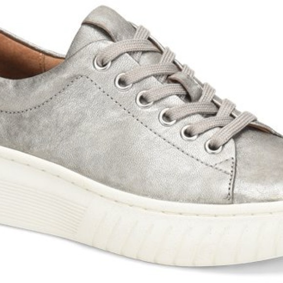 Beautiful Sofft “Pacey” sneaker in steel! Size 8.5! - Picture 2 of 10